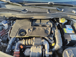 Peugeot 208 1.6 (11 foto / 15)