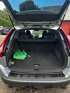 Volvo XC60, 2009 a (7 foto / 11)