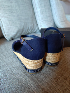 Tommy Hilfiger kingad 36 (4 foto / 4)