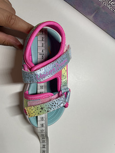 Skechers tüdrukute vilkuvad sandaalid s.24 (6 foto / 7)