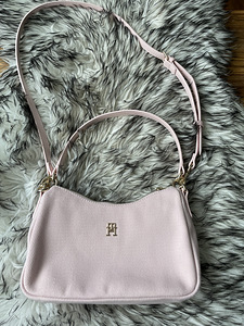 Tommy Hilfiger üleõlakott (3 foto / 8)