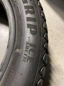 GY Ultragrip Arctic Ice 225/55R17 uueväärsed talverehvid (3 foto / 4)