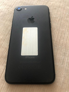 iPhone 7 (32 ГБ) (2 фото из 2)