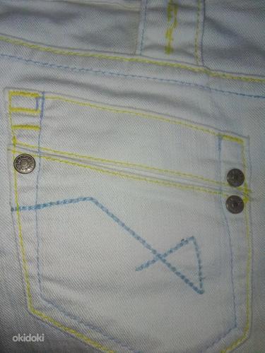 Белые джинсы, S + футболка и шлепки, 37 (фото #3)