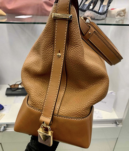 Michael Kors otiginaal pehmest täisnahast kott. (3 foto / 6)