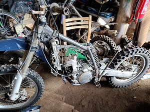 Husqvarna WR250 2 takti 1999 (1 foto / 4)
