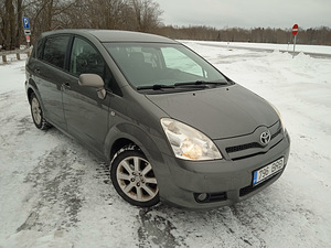 Toyota corolla verso (5 foto / 5)