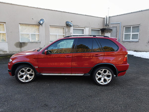 BMW x5 4.8is (2 foto / 13)