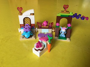 Lego Disney Princess Berry”s kitchen