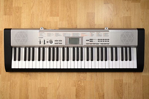 Синтезатор ЛК-130 (1 фото из 1)