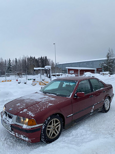 BMW 318i мануал (2 фото из 9)