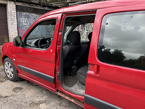 П: Citroen Berlingo (3 фото из 14)