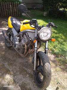 Honda CB 400 F 1989 varuosadeks (3 foto / 3)