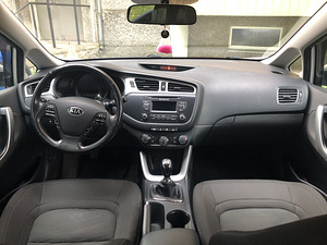 KIA CEE'D 1,6 Sportswagon (83.525 km) (7 foto / 15)