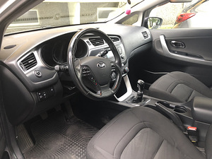 KIA CEE'D 1,6 Sportswagon (83.525 km) (8 foto / 15)