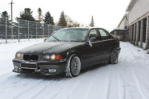 BMW 318i 1.8 83kw E36 (1 foto / 14)