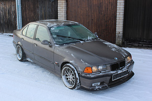 BMW 318i 1.8 83kw E36 (5 foto / 12)
