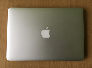MacBook Pro Retina 13 (Mid 2014 3GHz i7 16GB RAM 1TB SSD) (1 foto / 9)
