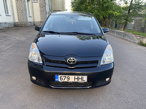 Toyota Corolla Verso 2.2 130kW (3 foto / 10)