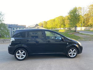 Toyota Corolla Verso 2.2 130kW (6 foto / 10)