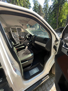 VOLKSWAGEN MULTIVAN 4x4 (6 фото из 12)