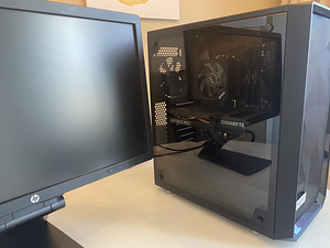 GAMING / VIDEO EDITING PC + MONITOR / DISPLAY (2 foto / 3)