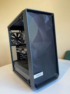 GAMING / VIDEO EDITING PC + MONITOR / DISPLAY (3 foto / 3)