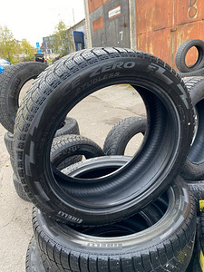 TALVEREHVID / LAMELLREHVID / M+S / PIRELLI / 245 45 19 (2 foto / 2)