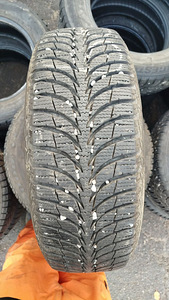 Talverehvid / M+S 185 60 15, Goodyear UltraGrip Ice, 8-9mm (2 foto / 2)