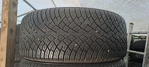 TALVEREHVID NOKIAN 245 40 R20 (5 foto / 6)
