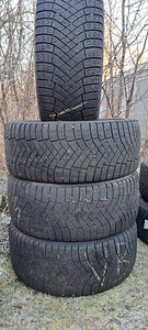 TALVEREHVID / M+S / PIRELLI / 235 45 R18 (3 foto / 4)