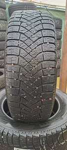 ЗИМНИЕ ШИНЫ / M+S / PIRELLI / 215 60 R16 (1 фото из 3)