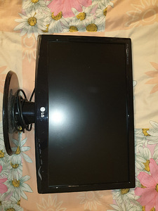 LG экран 19" (1 фото из 1)