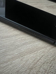 iPhone 8 plus 64 GB, aku 80% (4 foto / 4)