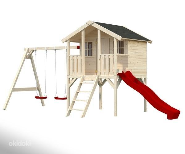Детский игровой домик со стойками и качелями (фото #1)