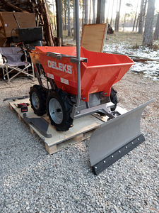 Строительная тележка с двигателем Briggs&Stratton, 4x4 и сне (5 фото из 6)