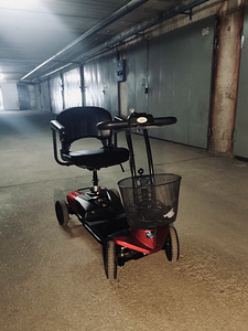 Электросамокат Pride Mobility Go Go (2 фото из 4)