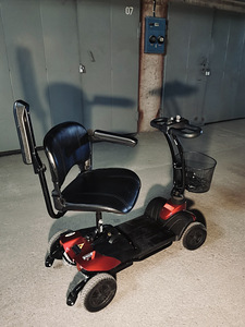 Электросамокат Pride Mobility Go Go (4 фото из 4)