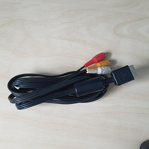 Composite AV Cable for PlayStation 2 (PS2) (1 foto / 2)