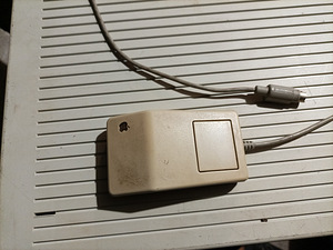 Apple Macintosh IIcx (2 foto / 7)