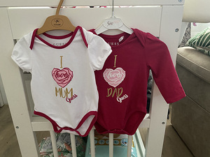 Beebi body GUESS 2tk 58-64cm (1 foto / 3)