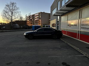 Продается Audi A8 (4 фото из 8)