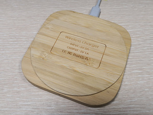 Juhtmevaba laadija 10W, bambusest korpus (4 foto / 4)