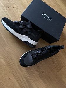 LIU.JO р.40 (3 фото из 3)