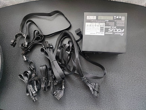 Seasonic 850W FOCUS PX-850, Platinum (1 foto / 5)