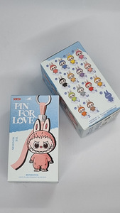 Labubu Pin for Love (2 foto / 9)
