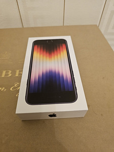 iPHONE SE Midnight, 64 ГБ (2 фото из 3)
