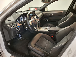 Mercedes-Benz E350 Amg Edition (6 foto / 9)