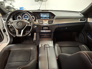 Mercedes-Benz E350 Amg Edition (8 foto / 9)