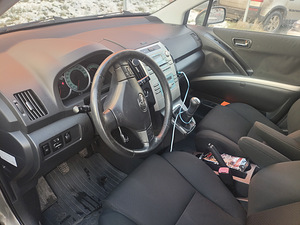 Toyota Corolla Verso (4 foto / 6)